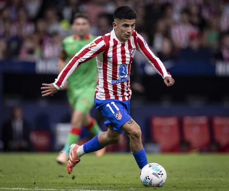 记者：加拉塔萨雷对阿尔马达的租借报价被拒绝，马竞要求强制买断