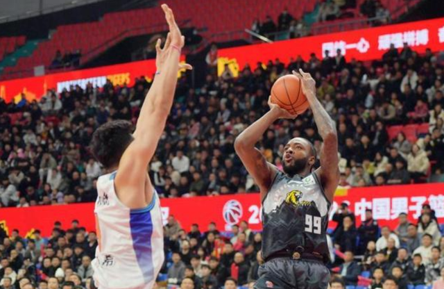 CBA最新消息！曝琼斯加盟辽宁男篮，吉林男篮裁掉阿普森