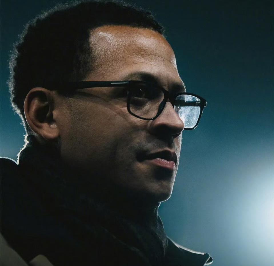 半岛体育官网-再次吃红牌+定位球丢分：这支切尔西问题依旧，他们缺少一个大哥